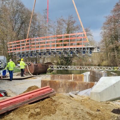 Neubau Brücke über die Abens an der Gillamooswiese